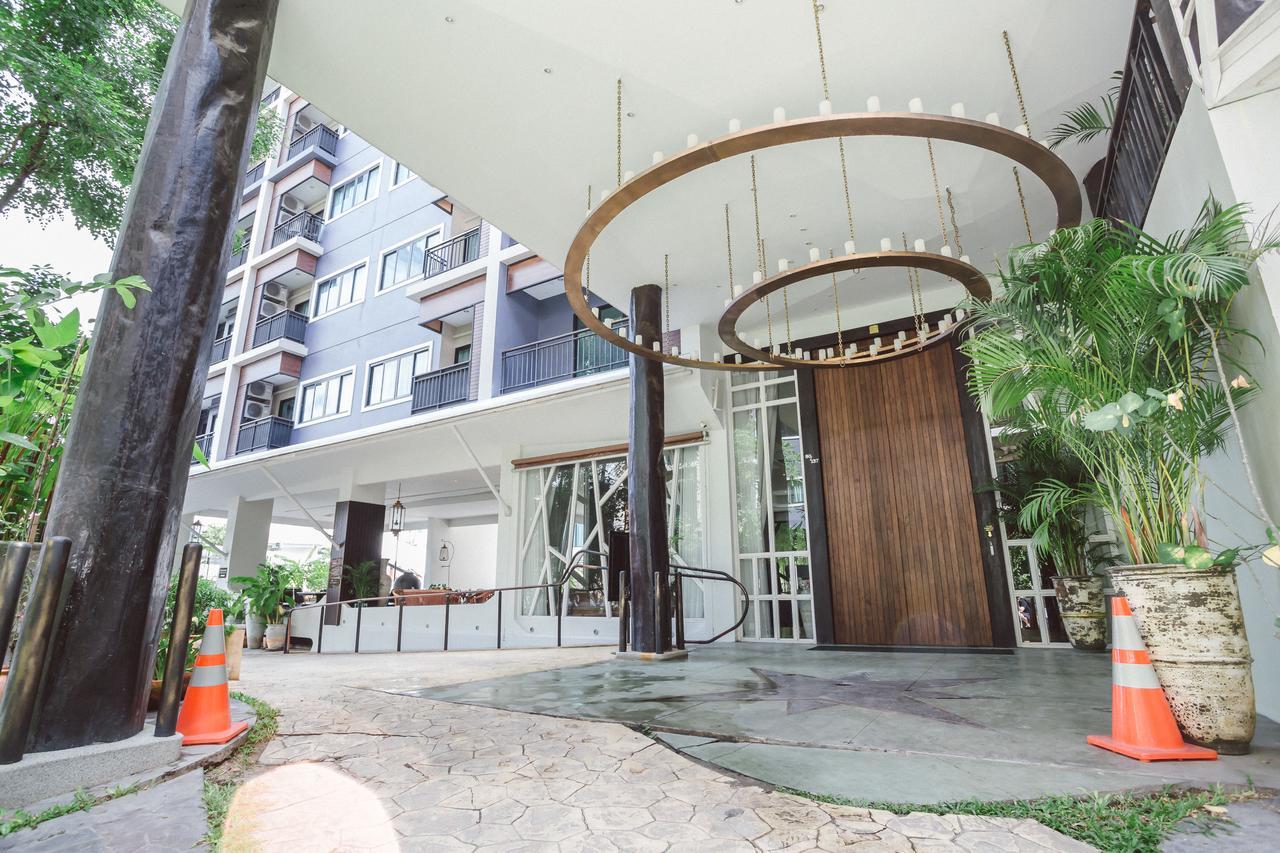 Icheck Inn Trams Square Чиангмай Екстериор снимка