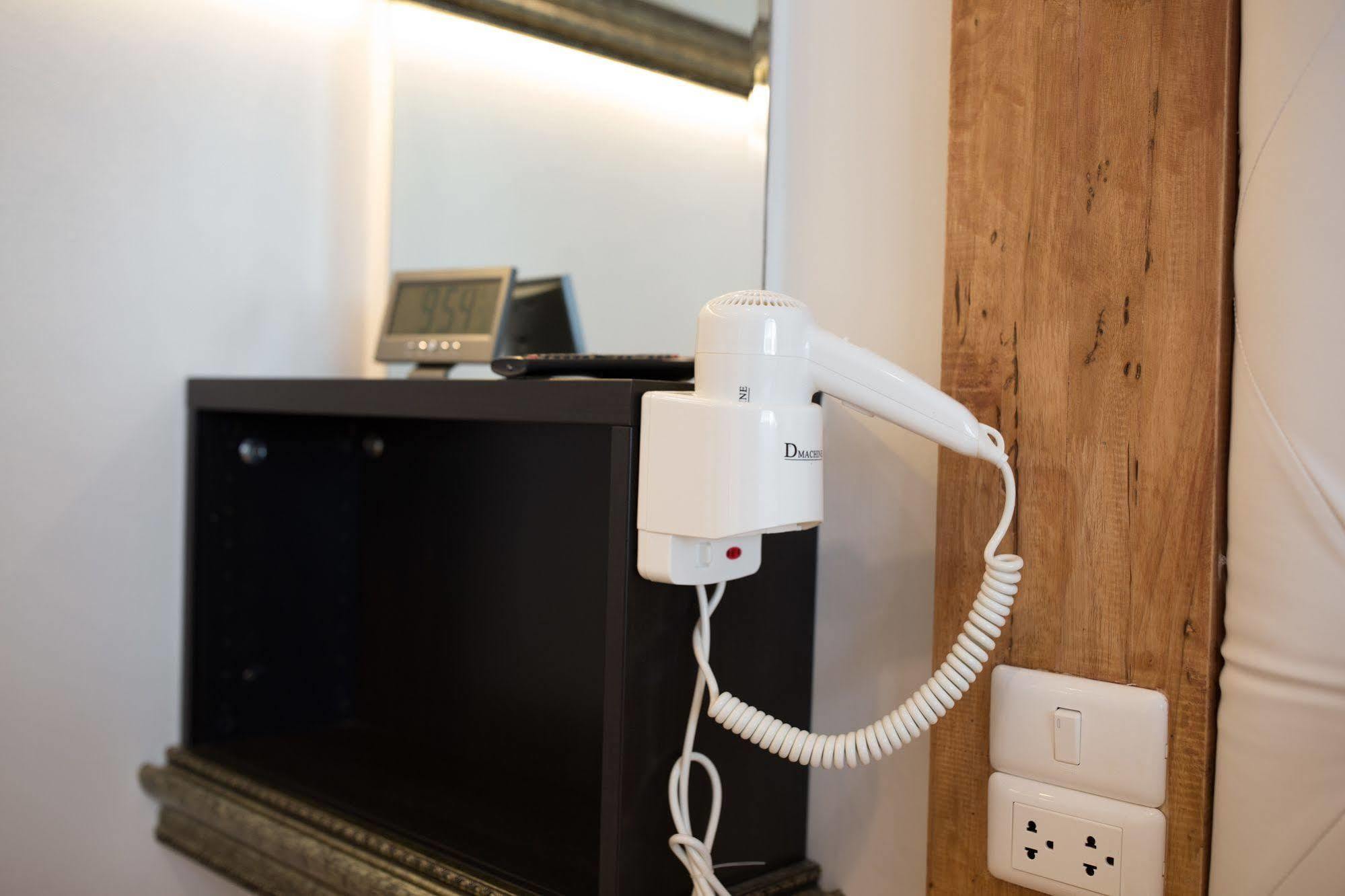 Icheck Inn Trams Square Чиангмай Екстериор снимка