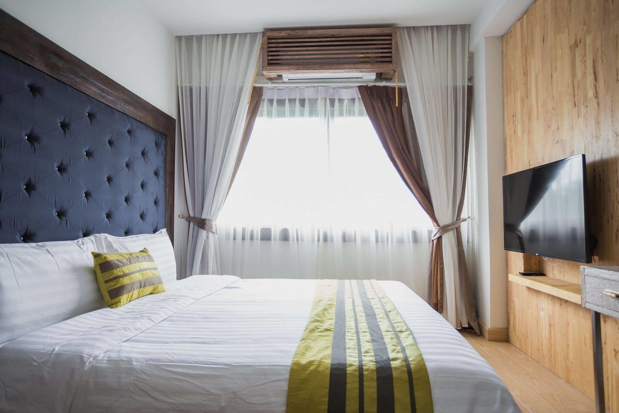 Icheck Inn Trams Square Чиангмай Екстериор снимка